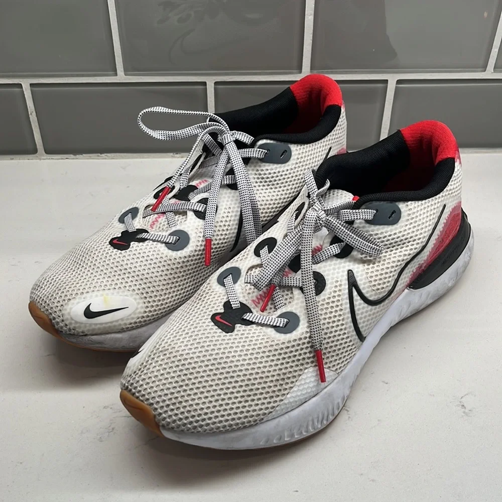 Nike Renew Run Men's‎ Size 11.5 Running Shoes Black White Red Gum CW5231-100